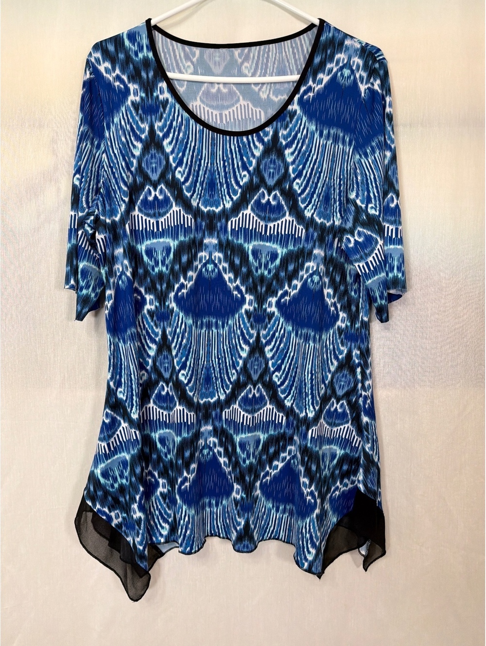 Blue Abstract Patterned Scoop Neck Top Women's Large
